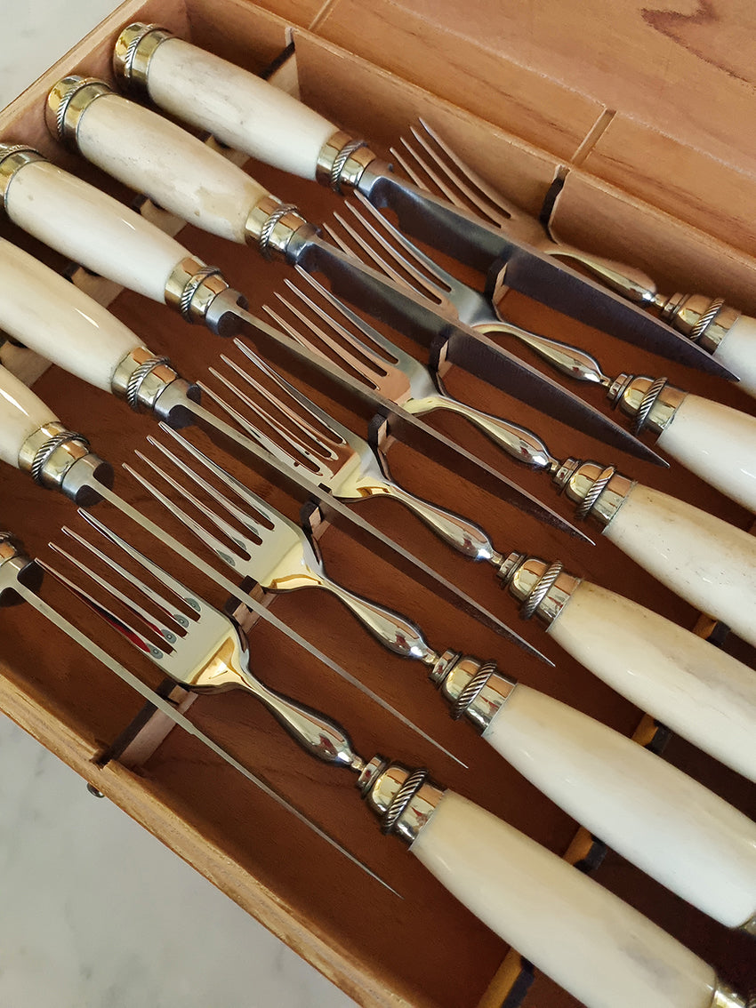 White bone Cutlery set - Vakiano