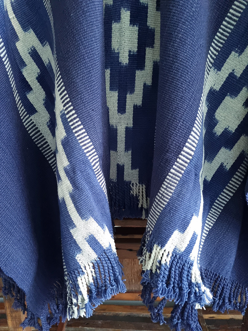 Ipizca Pampa Lamb Poncho - Vakiano