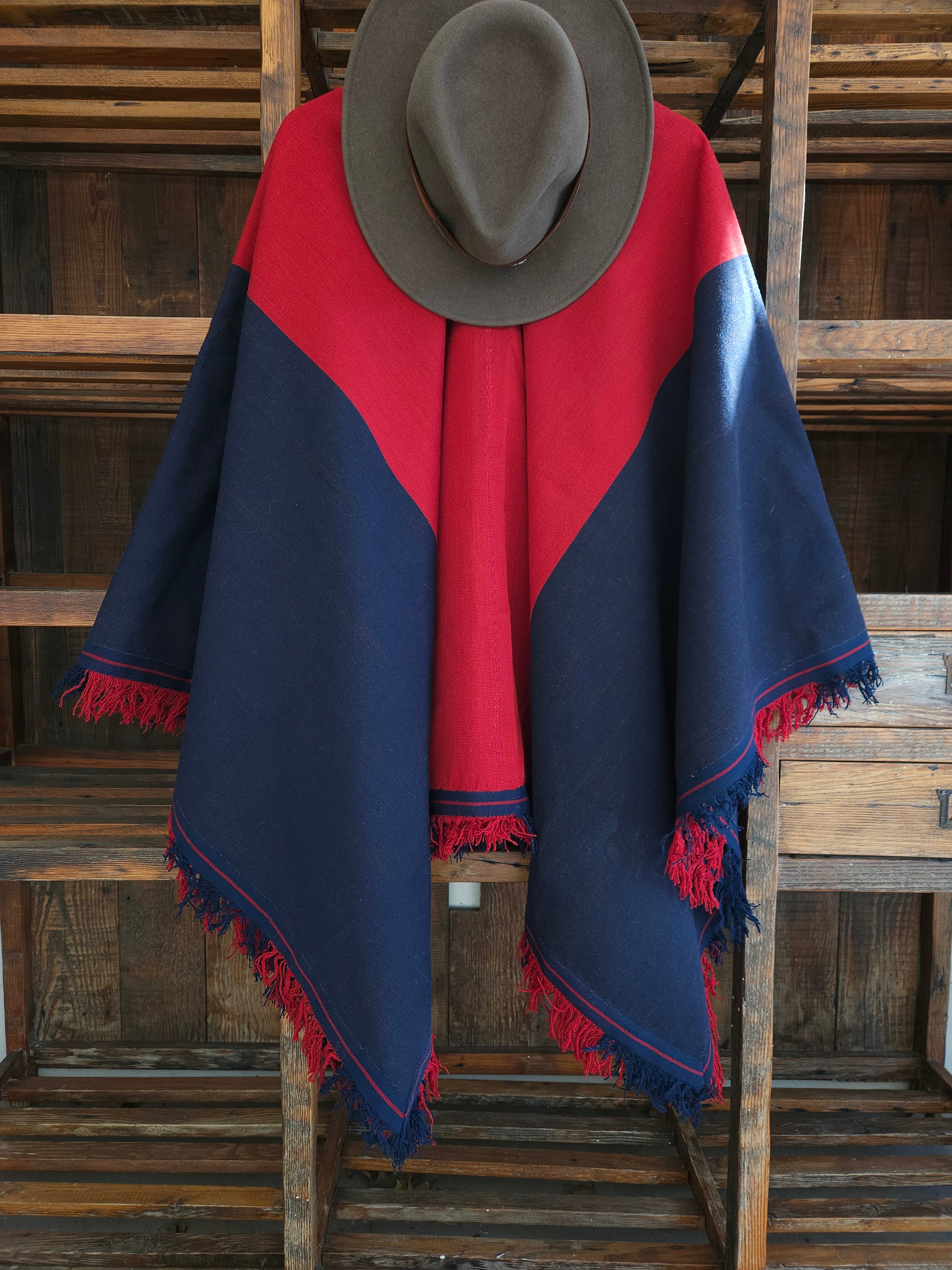 Huasi lamb Poncho