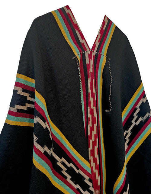 Poncho Cacique Rosas de lana argentina tejido a mano