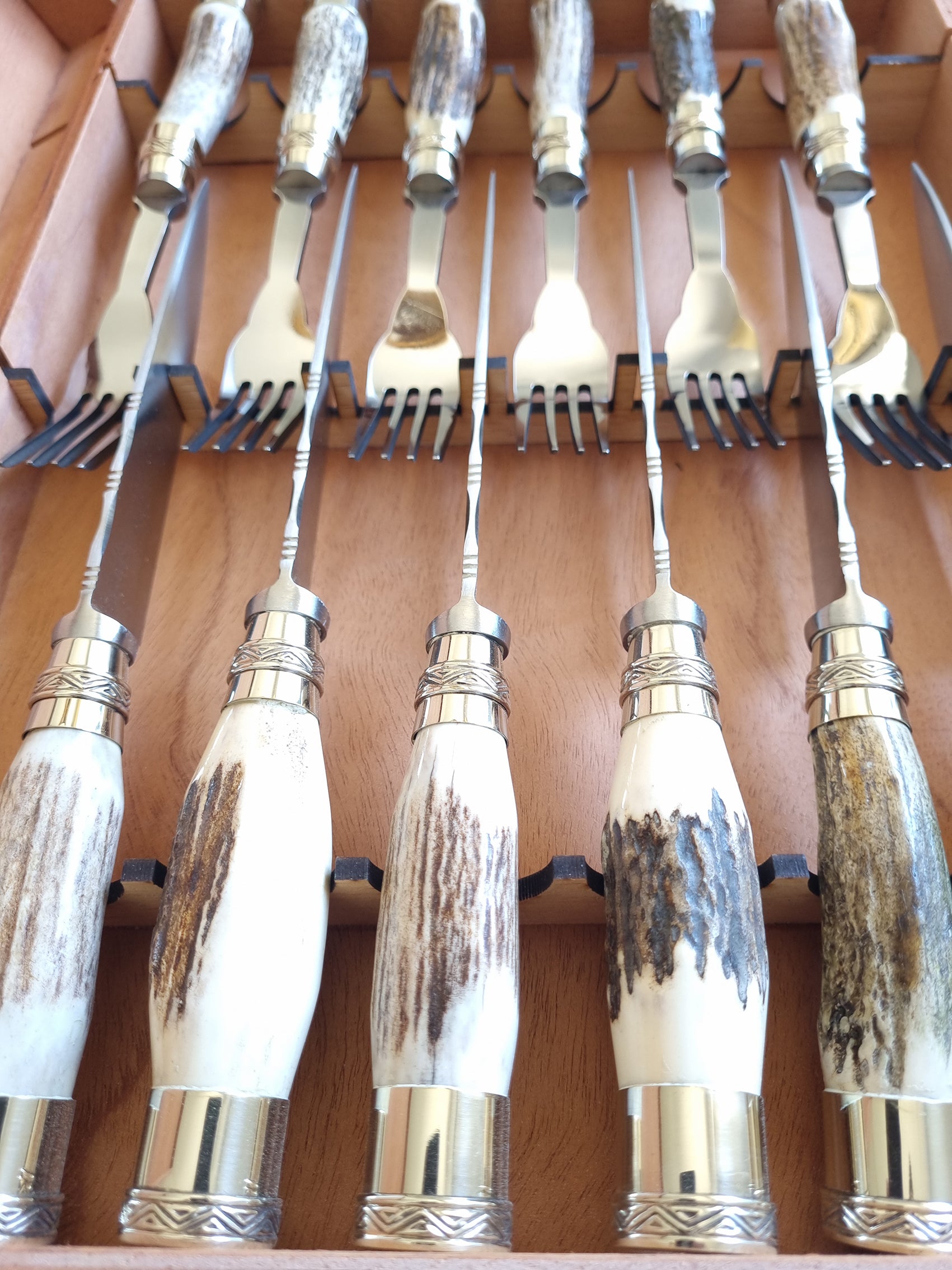 Criolla 420 stainless steel blades with nickel silver finish