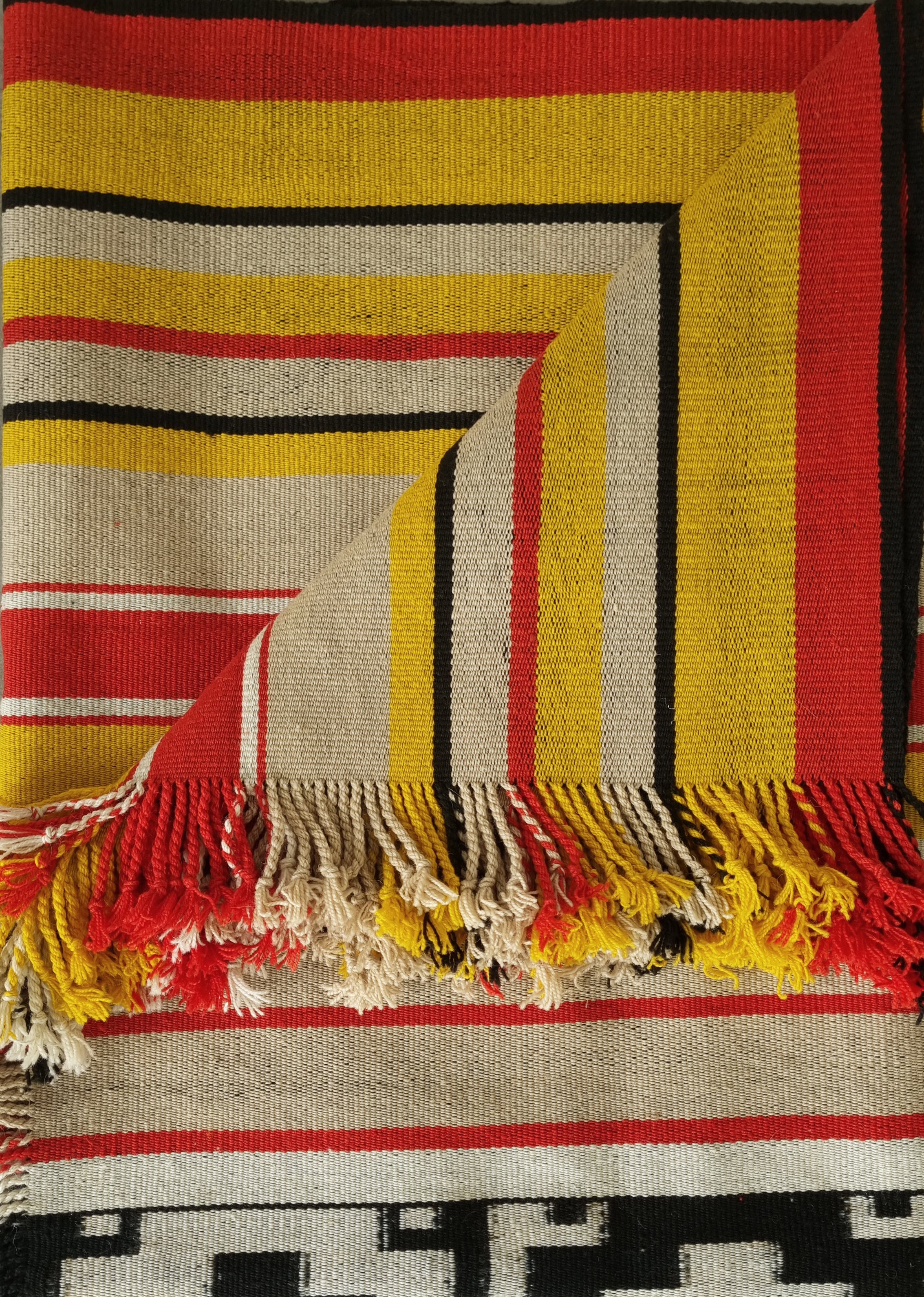 Loro Huasi Argentine wool poncho handcrafted in Catamarca Province