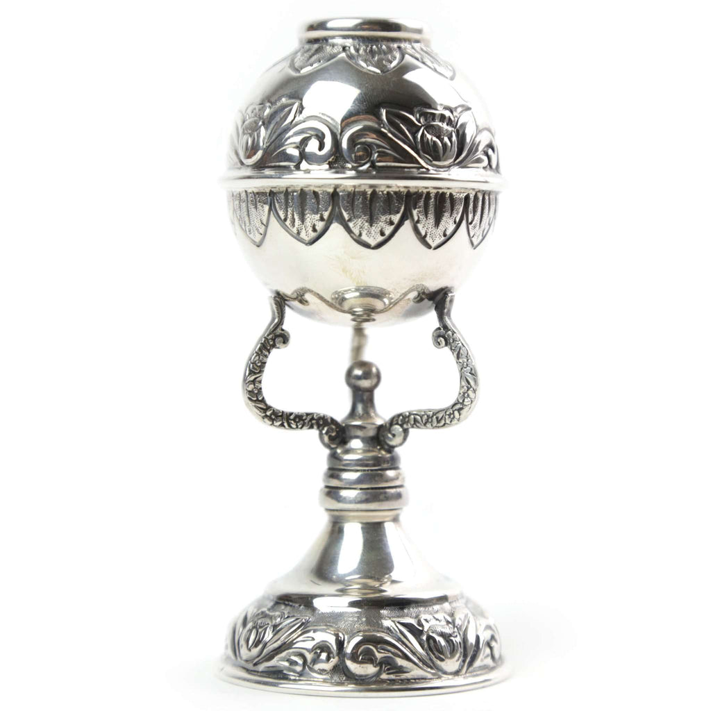 Silver 900 chalice-style mate with decorated bombilla